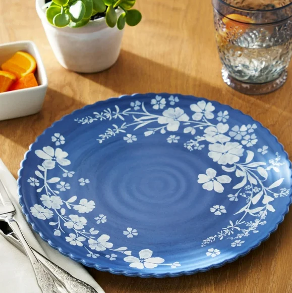  Dinnerware